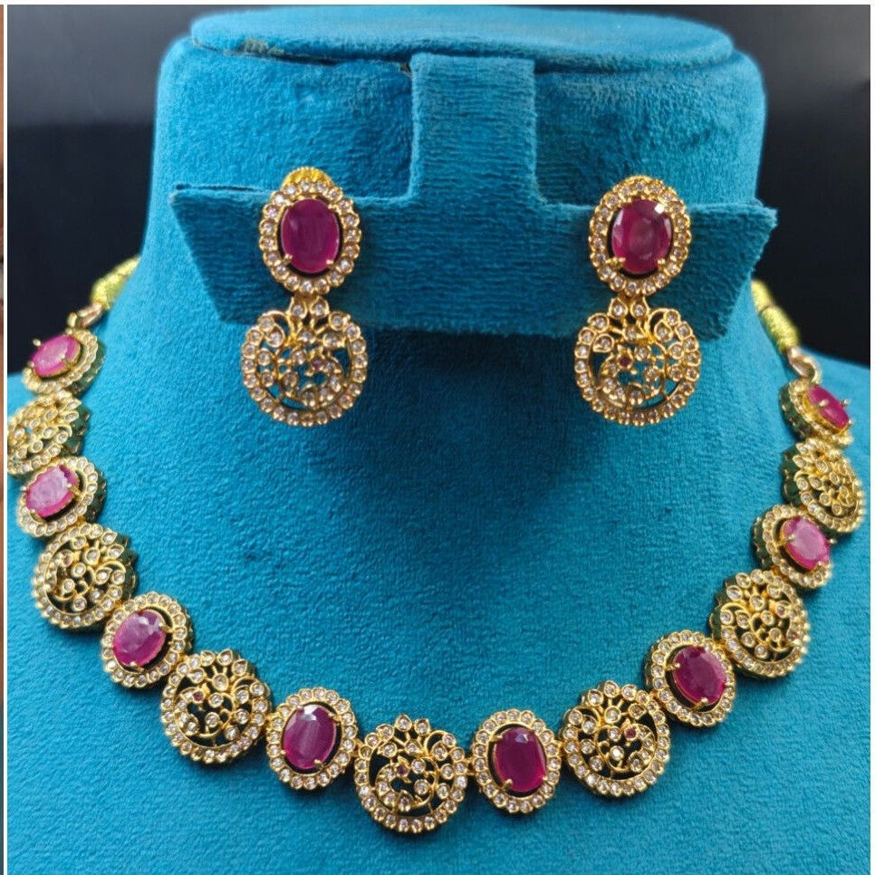 Short Necklace Set